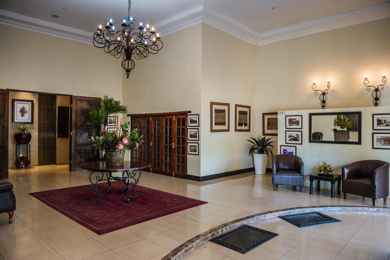 Royal Solwezi Hotel エクステリア 写真
