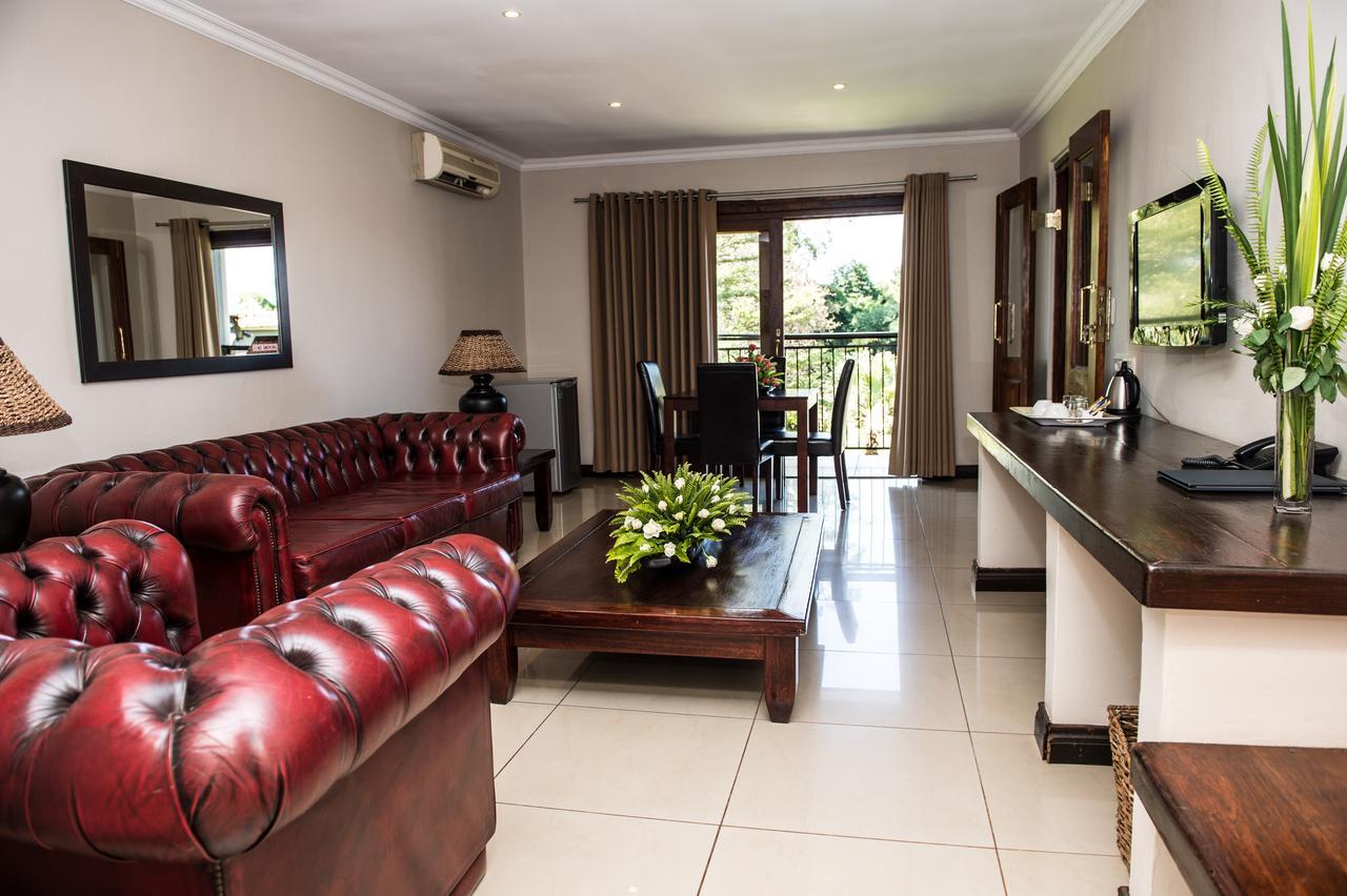 Royal Solwezi Hotel エクステリア 写真