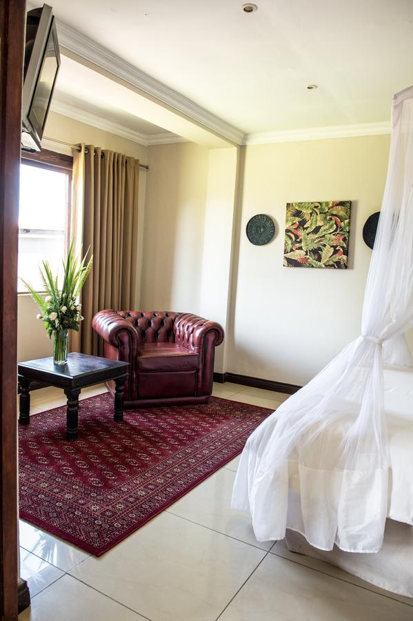 Royal Solwezi Hotel エクステリア 写真